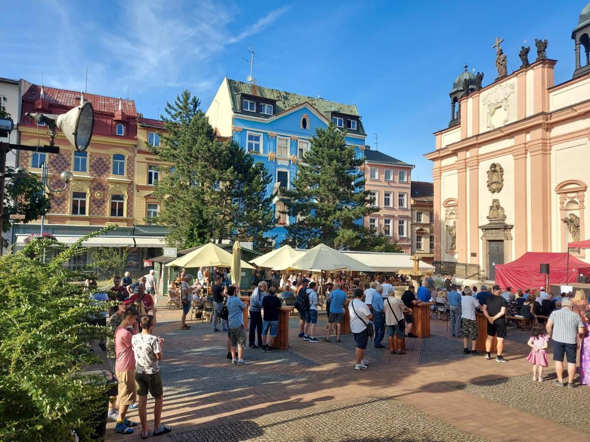 Apartments Rose Garden Дечин Екстериор снимка